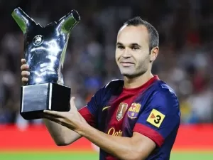 Ídolo do Barcelona e da Seleção da Espanha, Iniesta marca data de sua aposentadoria