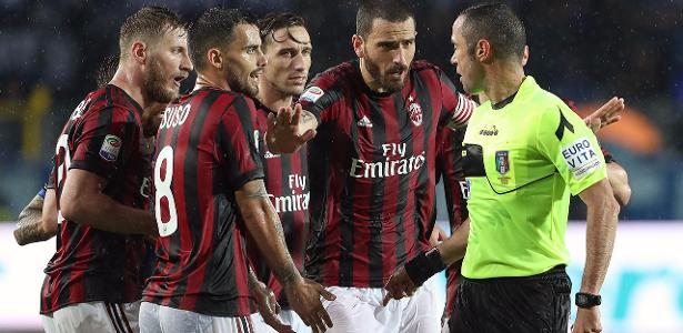 Milan está fora da Liga Europa 18/19 e ficará de fora de qualquer competição UEFA caso classifique para 19/20 - false