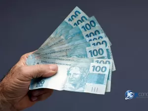 Quanto rendem R$ 10 mil e R$ 5.000 nas ações que pagam acima da Selic?