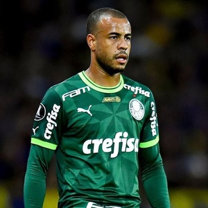 Lucas festeja redenção após sofrer no PSG e mantém sonho vivo