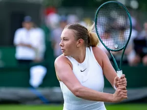Klugman fica mais perto de Wimbledon, Anisimova avança