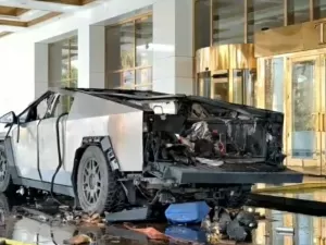 Carro da Tesla explode em frente a hotel de Donald Trump; motorista morreu e sete ficaram feridos