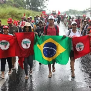 A Jornada de Abril de 2023 denunciou a fome e a escravidão. Foto: Coletivo de comunicação do MST/BA e Jonas Souza