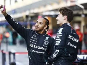 F1: Russell revela lição mais valiosa que aprendeu com Hamilton na Mercedes