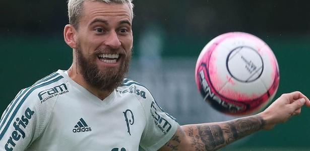 Palmeiras pensava em alternativas, mas mantém meia titular neste domingo, no Pacaembu - Cesar Greco/Palmeiras