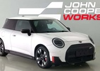 Mini Cooper JCW E: hot elétrico de 259 cv aparece em primeiras imagens - Divulgação