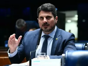 Moraes multa Marcos do Val em R$ 50 mil por post de terceiro com discurso