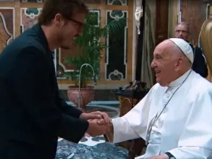Fábio Porchat revela pergunta inesperada de Papa Francisco no Vaticano que o fez cair na risada; assista