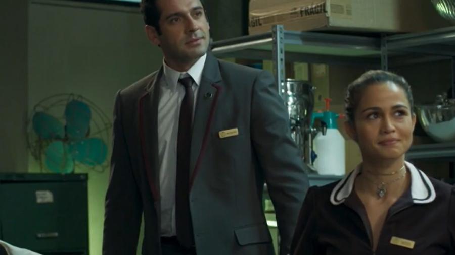 Agnaldo (João Baldasserini) e Sandra Helena (Nanda Costa) em Pega Pega (Reprodução/TV Globo). - Reprodução / Internet