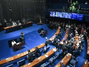 Senado adia para as 18 horas sessão para votar pacote fiscal