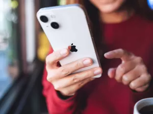 Baixou! iPhone 13 está por menos de R$ 3.800; ainda vale a pena comprar?
