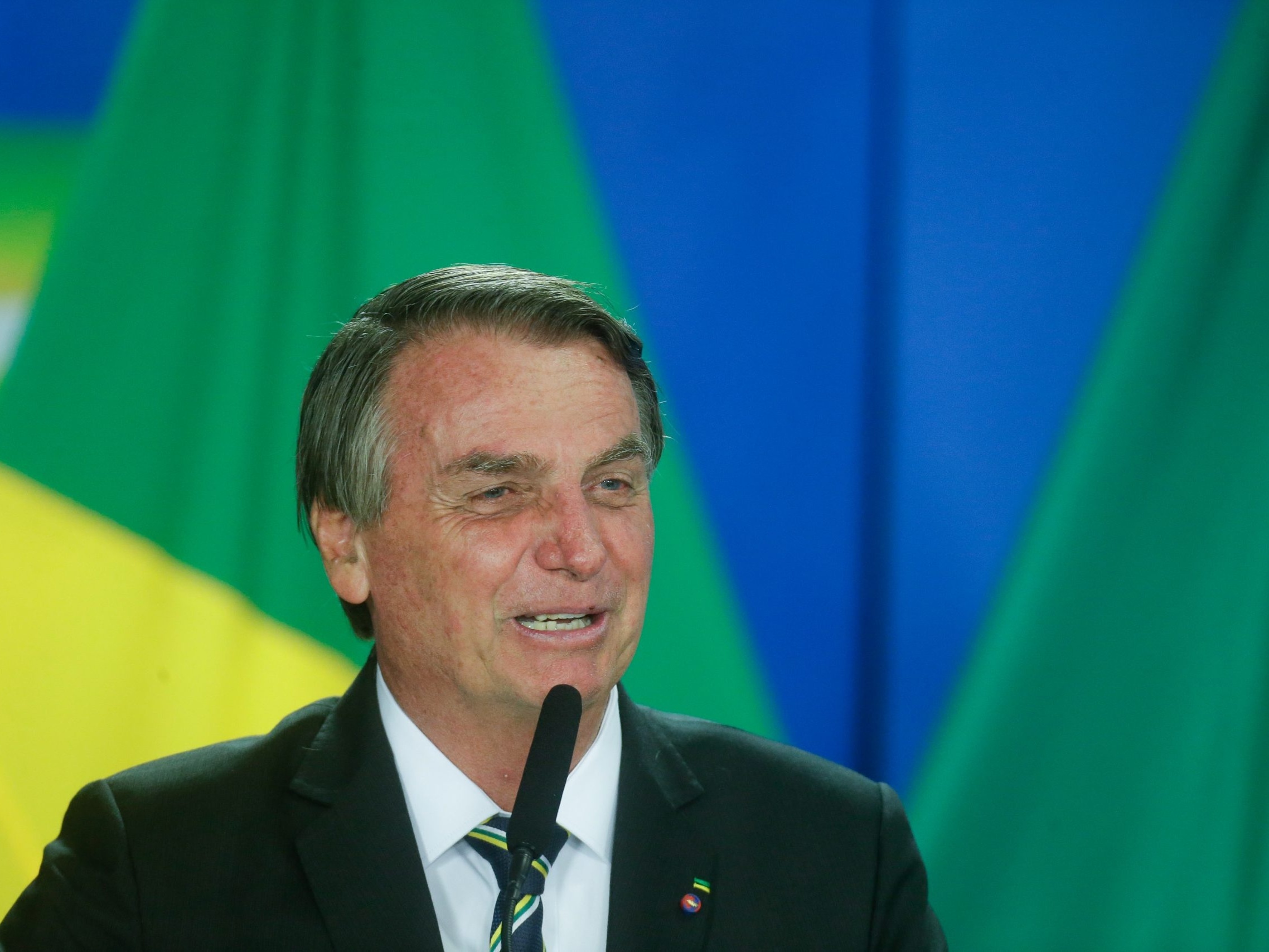 Bolsonaro quer escolher 2 ministros do STJ e 2 desembargadores em fevereiro