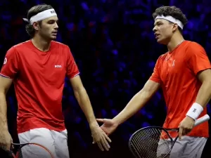 Fritz e Shelton vencem na dupla e igualam a disputa na Laver Cup