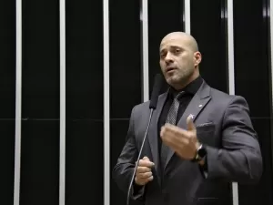 Alexandre de Moraes nega novo pedido de liberdade a Daniel Silveira