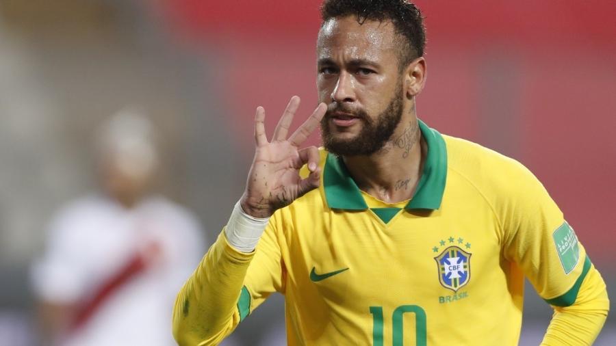 Neymar marcou três gols na partida contra o Peru> jogo foi exibido pela TV Brasil -  PAOLO AGUILAR / AFP                            