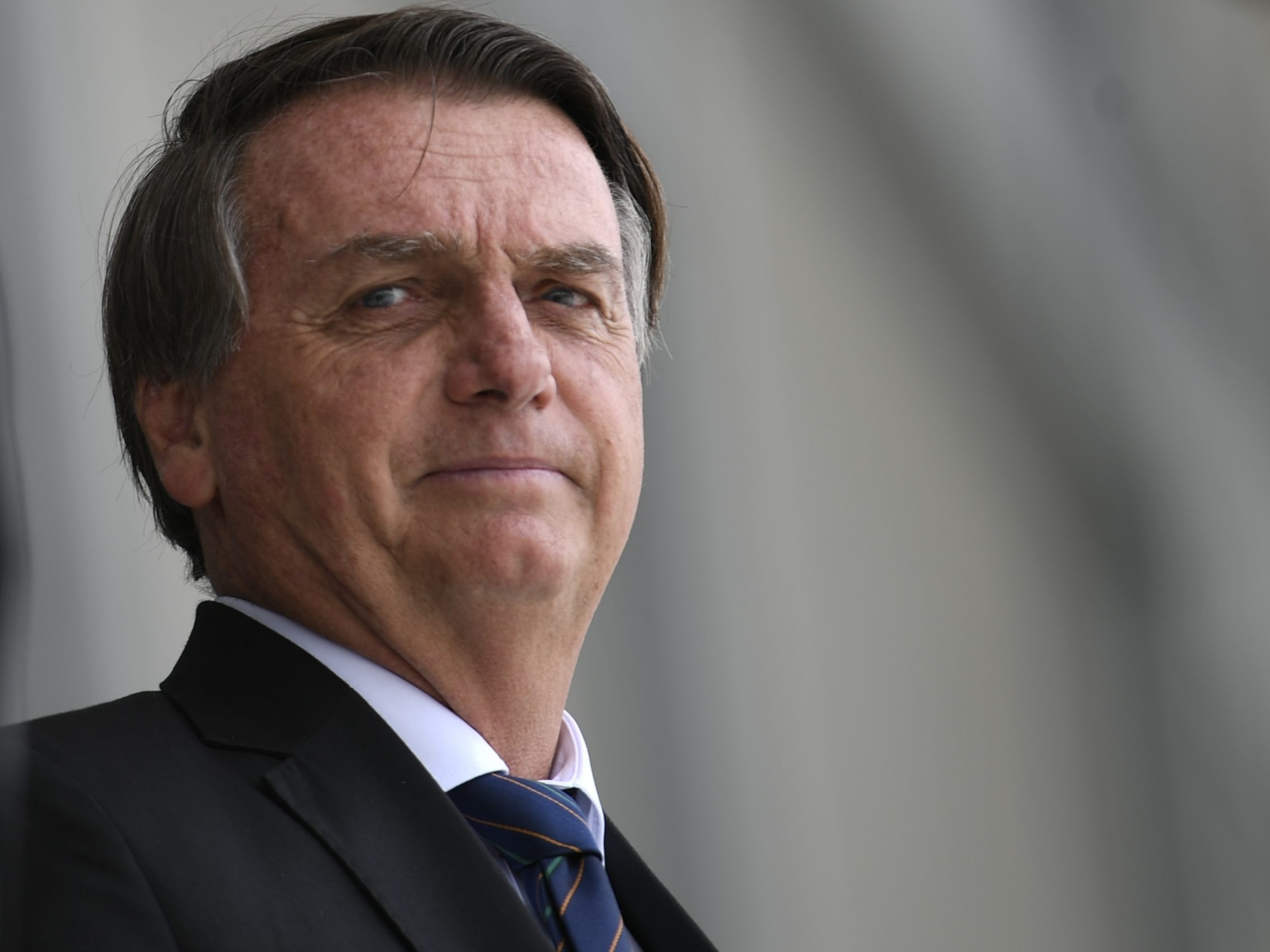 PGR faz novo agrado a Bolsonaro e não denuncia presidente