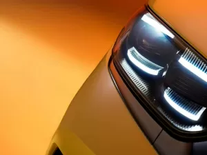 Ford Capri 2025 mostra farol e lanterna em teasers antes da estreia