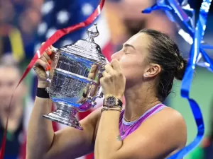 Sabalenka realiza sonho: “Coloquei meu nome na história”