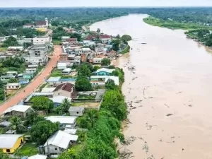 Alto volume de chuvas faz Governo do Acre decretar emergência em saúde pública