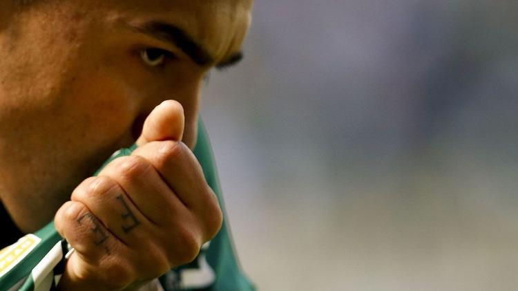 Dudu beija a camisa do Palmeiras após marcar dois gols - Léo Pinheiro/Código 19/Estadão Conteúdo - Léo Pinheiro/Código 19/Estadão Conteúdo