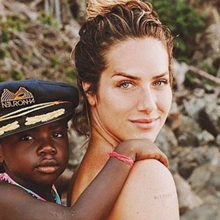 Titi comemorou o tom de voz mais baixo da mãe  - Giovanna Ewbank e Títi (Foto: Reprodução/Instagram)