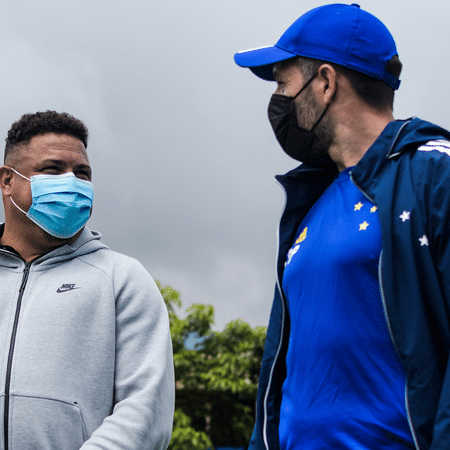 Ronaldo Fenômeno conversa com técnico cruzeirense - Gustavo Aleixo/Cruzeiro