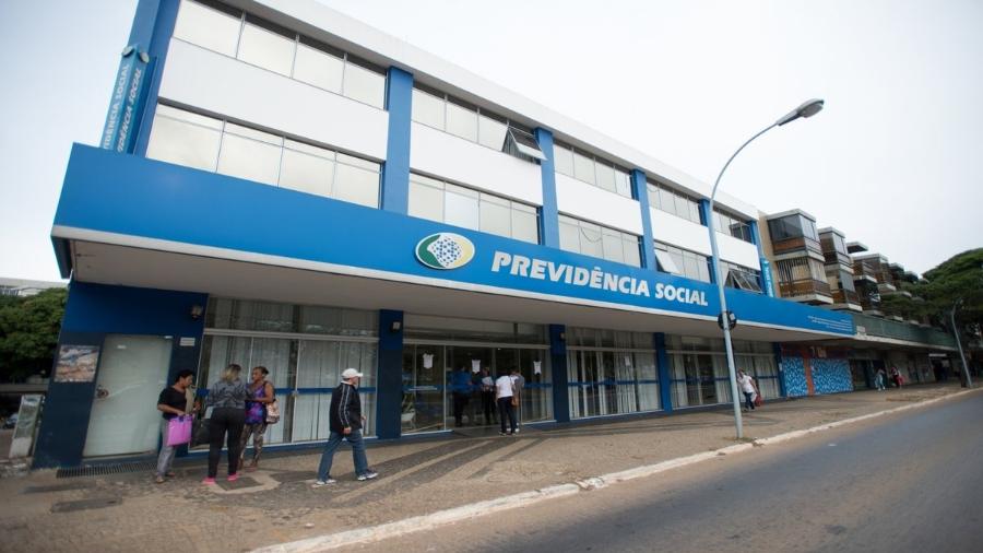 Fraude no INSS: descontos irregulares na folha de pagamento de aposentados e pensionistas podem ter causado rombo de bilhões de reais Fraude no INSS: descontos irregulares na folha de pagamento de aposentados e pensionistas podem ter causado rombo de bilhões de reais