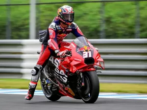 MotoGP: Acosta conquista pole inédita após volta 'voadora' de Márquez ser deletada no Japão