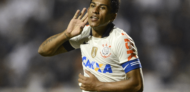 Acertado com o Timão, Paulinho parabeniza jogadoras pelo título do Paulistão Feminino