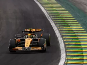 F1: Norris vence sprint após ordem da McLaren e Piastri é 2º; Verstappen é 4º após punição