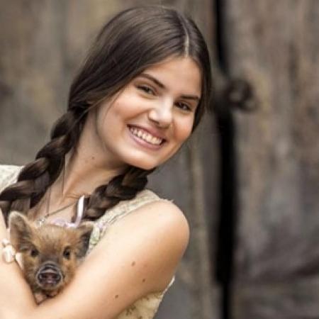 Camila Queiroz  - Reprodução / Internet - Reprodução / Internet