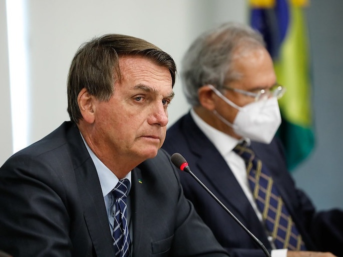 Bolsonaro acaba com o Posto Ipiranga do Guedes e cria mais ministérios