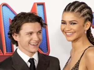 Fonte revela reação de Zendaya com pedido de casamento de Tom Holland