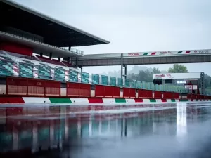 F1: Chuva atrapalha testes de pneus da Pirelli com Red Bull e McLaren em Mugello