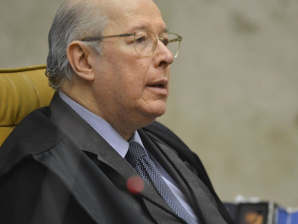 Celso de Mello vê privilégio e vota contra depoimento por escrito de Bolsonaro