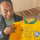 Lewis Hamilton usa redes sociais para homenagear Rei Pelé