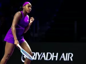 Gauff derruba Sabalenka e decide o título do Finals com Zheng