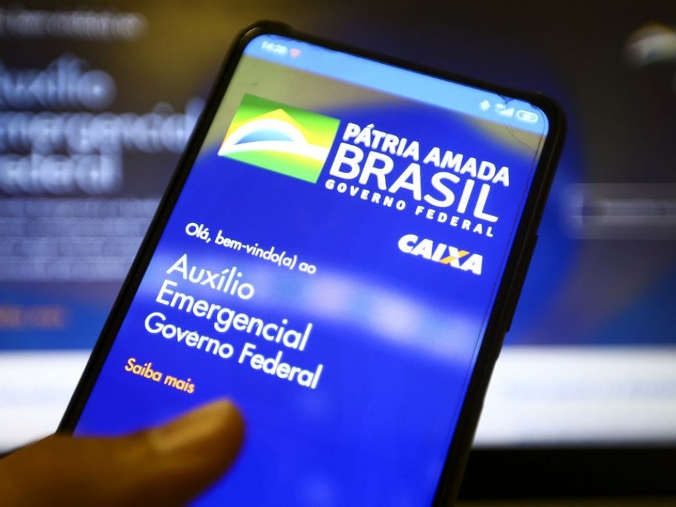 Planalto cogita auxílio até 2021, mas alternativas esbarram em travas fiscais