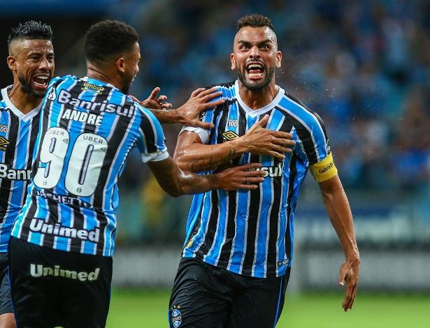 Capitão do Grêmio deve assinar novo contrato ainda nesta segunda-feira (7) - Lucas Uebel/Grêmio FBPA