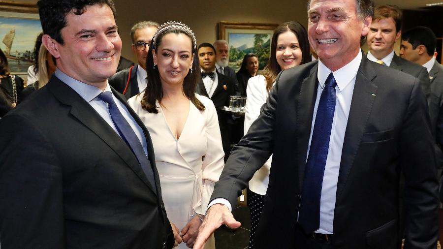 O ministro Sergio Moro, sua mulher, a advogada Rosângela Moro, e o presidente Bolsonaro - Roberto Jayme/TSE