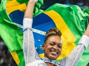 Após conquistar nova medalha de ouro, Rebeca Andrade revela que pensou em desistir da ginástica