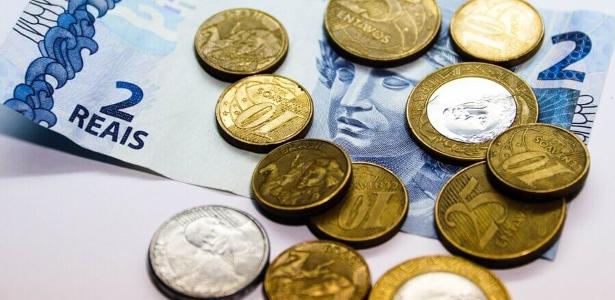 Como receber R$ 1.000 por mês em investimentos seguros com Selic a 14,75%