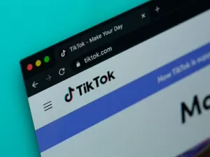 Albânia anuncia bloqueio do TikTok por um ano após estudante morrer esfaqueado