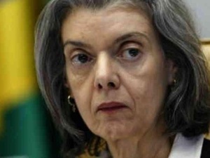 "Agride-se, de maneira inédita na história do país, a dignidade institucional deste Supremo Tribunal Federal e a honorabilidade de seus integrantes", afirmou em nota a ministra Cármen Lúcia - Agência Brasil - Agência Brasil