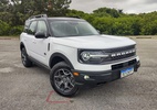 Ford Bronco tem preço alto, mas esbanja beleza e funcionalidade - Ford Bronco calça pneus de uso misto Pirelli Scorpion ATR 225/65 R17 (Foto: Vagner Aquino)