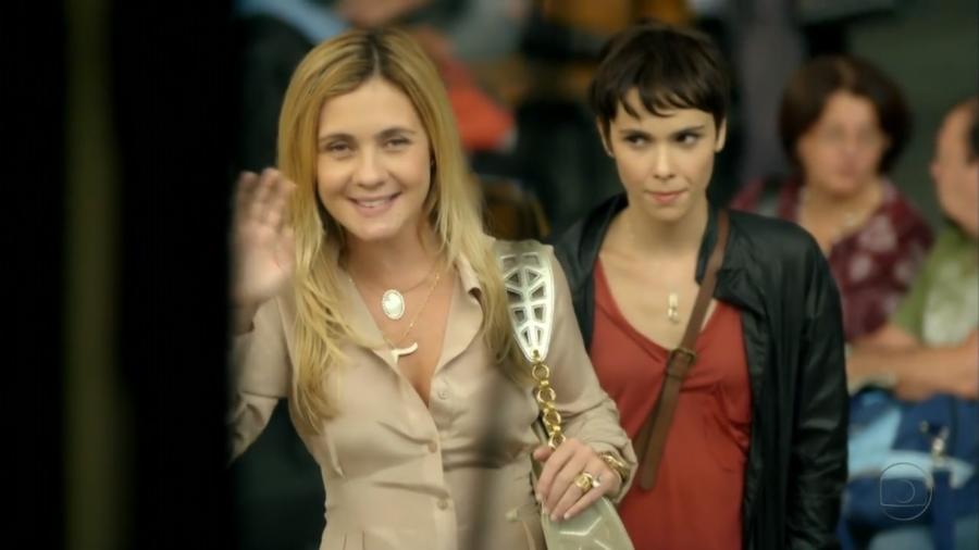 Carminha (Adriana Esteves) e Nina (Débora Falabella) em Avenida Brasil - Reprodução / Rede Globo