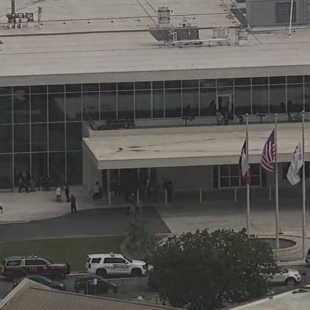 Escola americana onde o ocorreu tiroteio no Texas - Divulgação/YouTube/BBC News