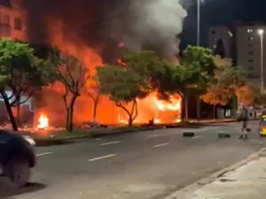 RS: Em meio à crise, ônibus são incendiados em Porto Alegre