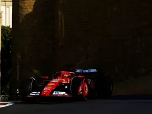 F1 - Leclerc animado com pole position em Baku: "Tudo estava ótimo"