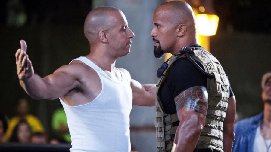 Vin Diesel e Dwayne "The Rock" Johnson contracenam em "Velozes & Furiosos 5: Operação Rio"  - Imagem: Divulgação/Universal Pictures  